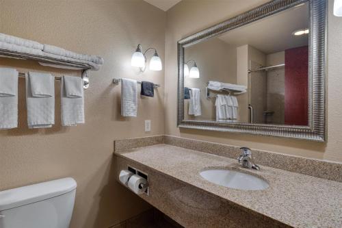 Best Western Shelby Inn & Suites - image 3