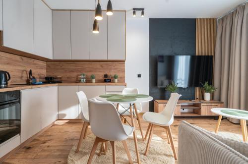 廚房, Nikiszowiec Harmony Apartment by BookingHost in 尼基斯佐維科