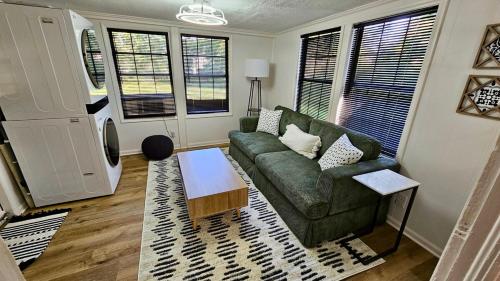 المرافق الترفيهية, Center of Town! Near Hospital and VSU, Gameroom & Fire-pit, Pet Friendly in Valdosta
