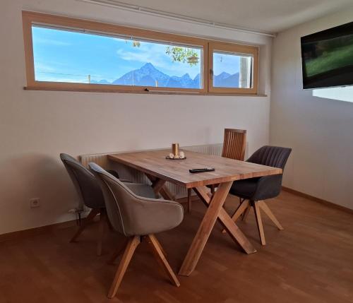 設施, Ferienwohnung mit Bergkulisse in 加爾蔡因