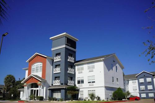 LoneStar Suites in Webster, USA