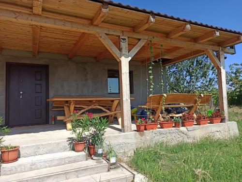 Holiday home with vineyard and city view in เทอร์นูเซเวอริน