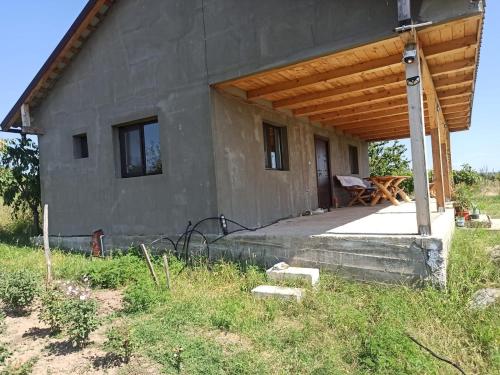 Holiday home with vineyard and city view in เทอร์นูเซเวอริน