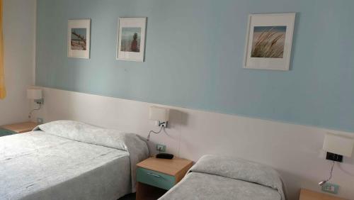 1 queen bed, 1 twin bed