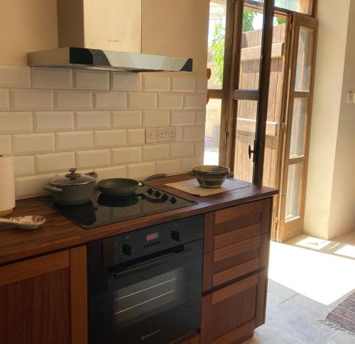 廚房, Levanda House - Traditional House in 華薩