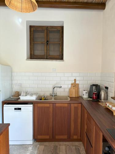 廚房, Levanda House - Traditional House in 華薩