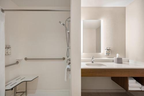 Holiday Inn Express Stephens City an IHG Hotel - image 10