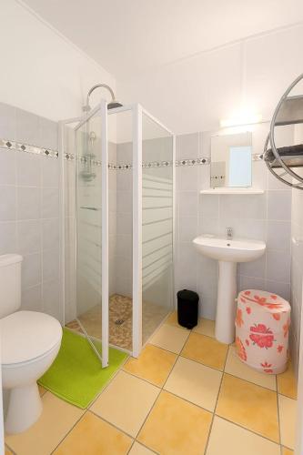 T2 confort avec terrasse et jardin - Location saisonnière - La Trinité