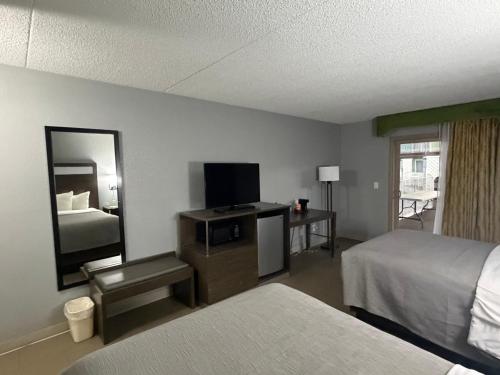 Quality Inn & Suites Coldwater - image 7