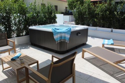 Джакузі, Domus Marina - Egeo Apartment in Мондрагоне