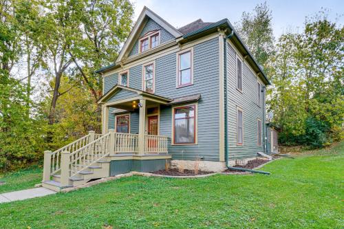 Near Colleges Pet-Friendly Duplex in Northfield! in Northfield (MN)
