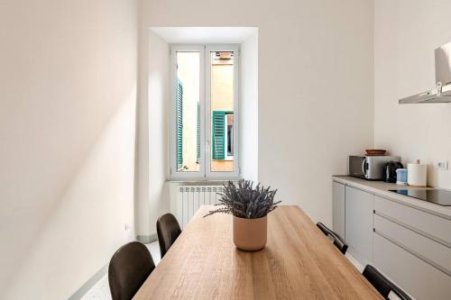 Boutique Via Veneto Apartment by SupaStays, Rom