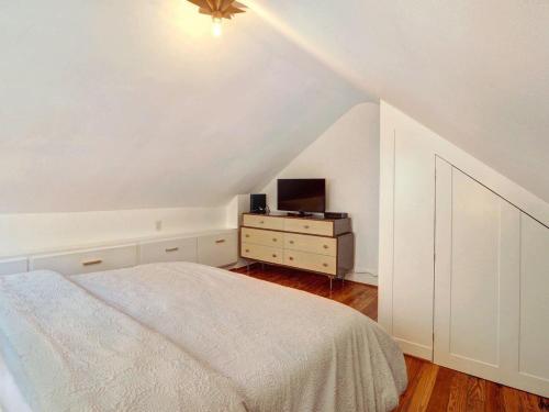 Tiny House - image 14