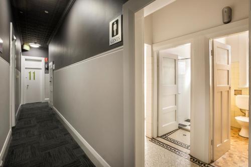 حمام, Melton Hotel Auburn in حديقة سيدني الأولمبية