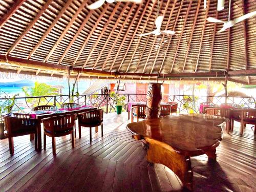 Restaurant, EDEN Private Island TAHAA in Tahaa