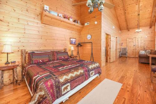 Pigeon Forge Fire Pit Hot Tub Pet & Family Friendly in Pigeon Forge Külváros