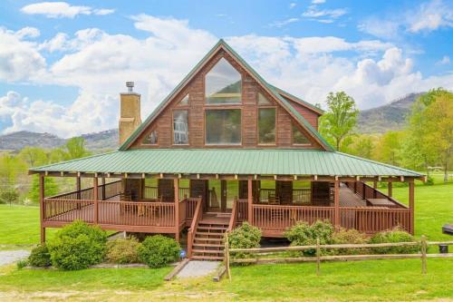 Pigeon Forge Fire Pit Hot Tub Pet & Family Friendly in Pigeon Forge Külváros