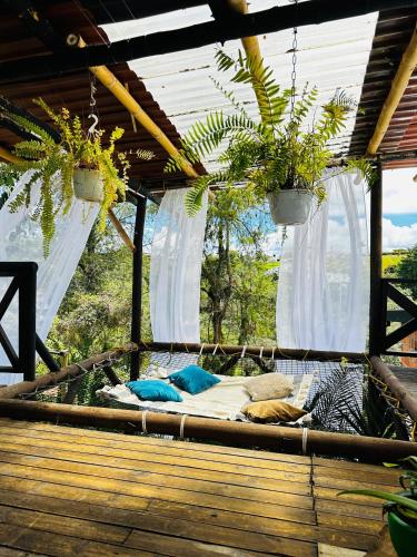 hotel campestre cerca del aeropuerto vía autopista Medellín Bogotá