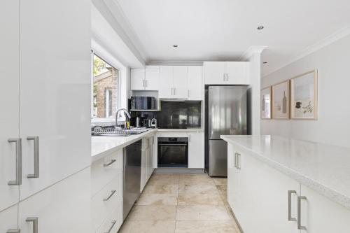 Spacious 3-Bed Duplex in Leafy Seaforth - image 4