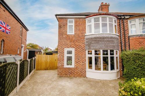 ทัศนียภาพภายนอกโรงแรม, Open Haven Collective with Man Cave and Parking 10PPL in วูดเฮาส์