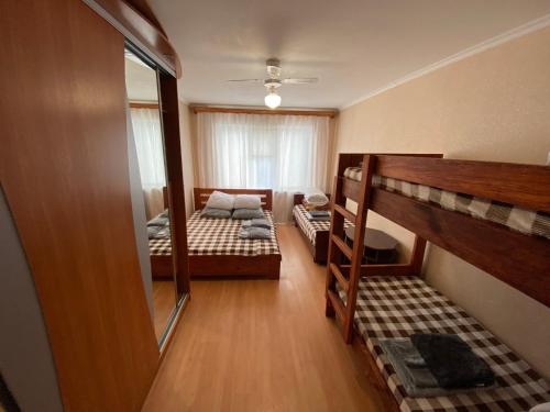 . 3-badroom flat near the sea with 12 places to sleep