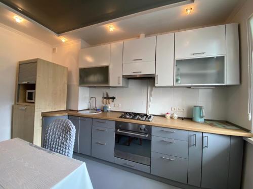 厨房, 3-badroom flat near the sea with 12 places to sleep in 柯布列沃