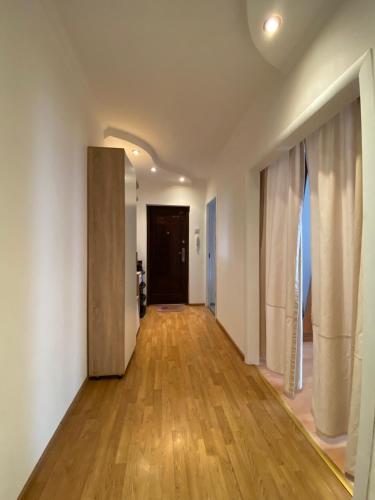 3-badroom flat near the sea with 12 places to sleep in 柯布列沃
