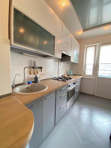 3-badroom flat near the sea with 12 places to sleep in 柯布列沃