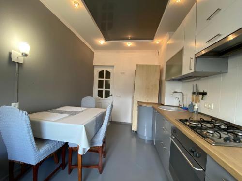 厨房, 3-badroom flat near the sea with 12 places to sleep in 柯布列沃