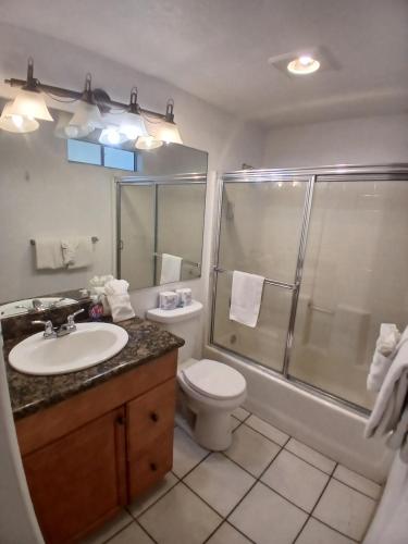 Lakefront Escape in Big Bear Lake, USA