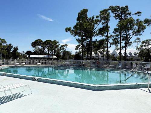 Coastal Comfort – 2BR Condo in Fiddlers Green in Placida (FL)