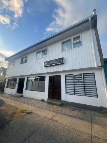 . Hostal Casa Blanca