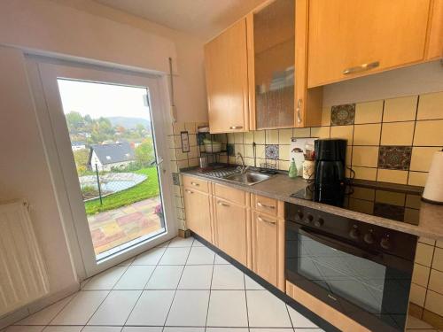 Konyha, Romantic apartment with garden in Birresborn