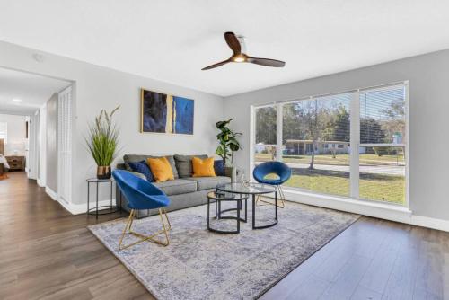 Orlando Vacation Pool House Pets Welcome near Cigarz at Citywalk