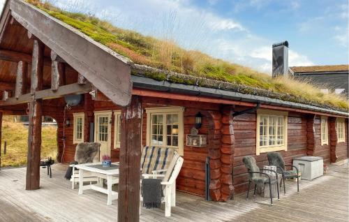 . 3 Bedroom Beautiful Home In Straumgjerde