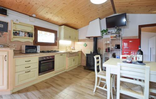 кухня, Nice Home In San Giustino Pg in Сан-Джустіно