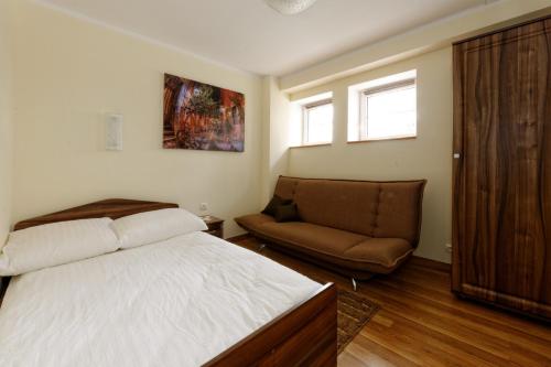 1 queen bed