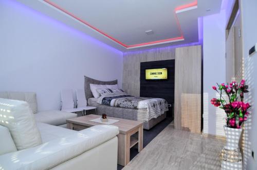 ACO Apartment - image 11