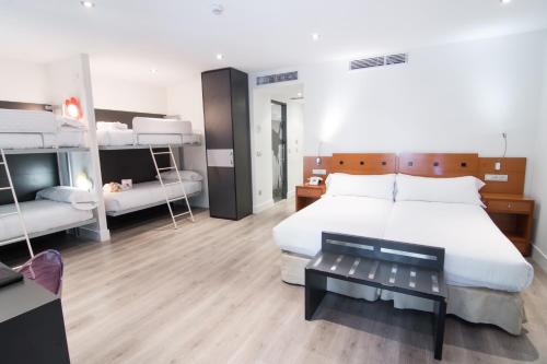 Petit Palace Arenal - image 13