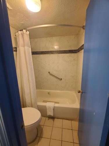 Garden Inn and Extended Stay - image 9
