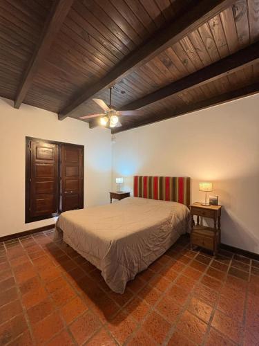 QAMAWI LUX in Vaqueros