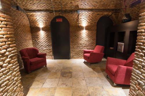 Petit Palace Arenal - image 10