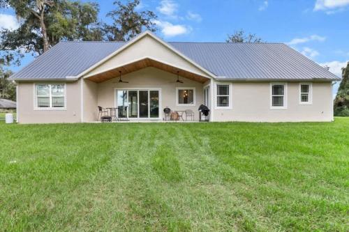 Charming 3BR Waterfront Home - Private - Serene in Inverness (Florida)
