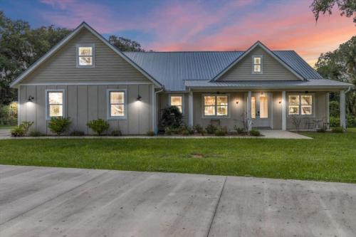 Charming 3BR Waterfront Home - Private - Serene in Inverness (Florida)