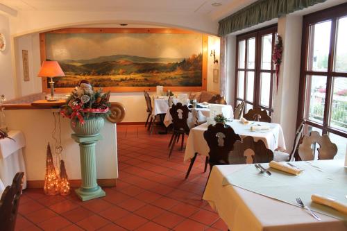 Restaurant, Landgasthof Hotel Zur Linde im Taunus in Weilrod