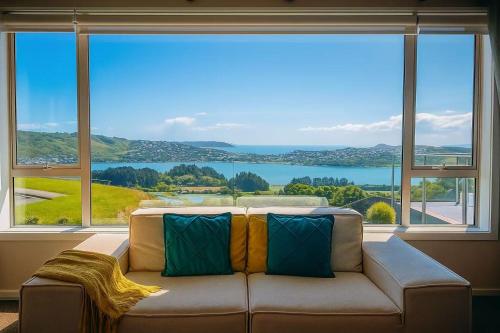 Hilltop Ocean Hideaway - Aotea Wellington – khách sạn tại Porirua