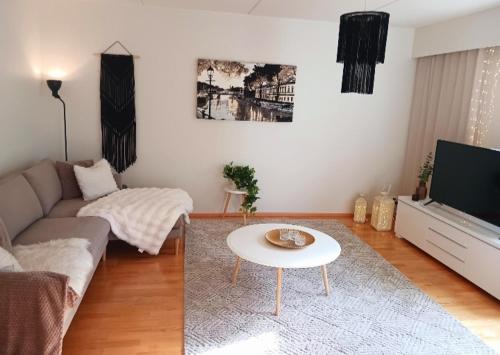 Cozy apartment with sauna and free parking - Tap to explore photos