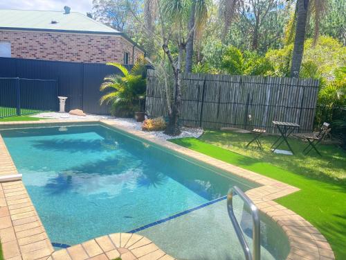 Sadržaji, Poolside Paradise 5BR Family Haven with pool 1 Morane Ct in Arundel