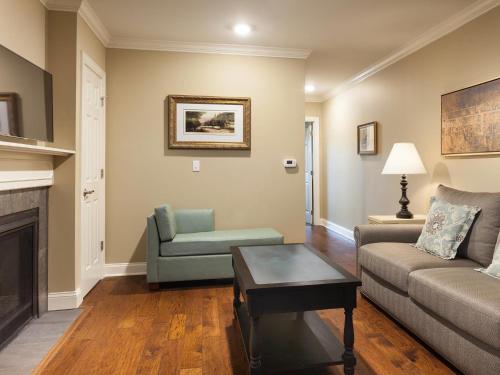 4 bedrooms, 5 beds
