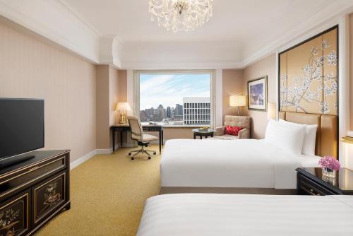 2 twin beds